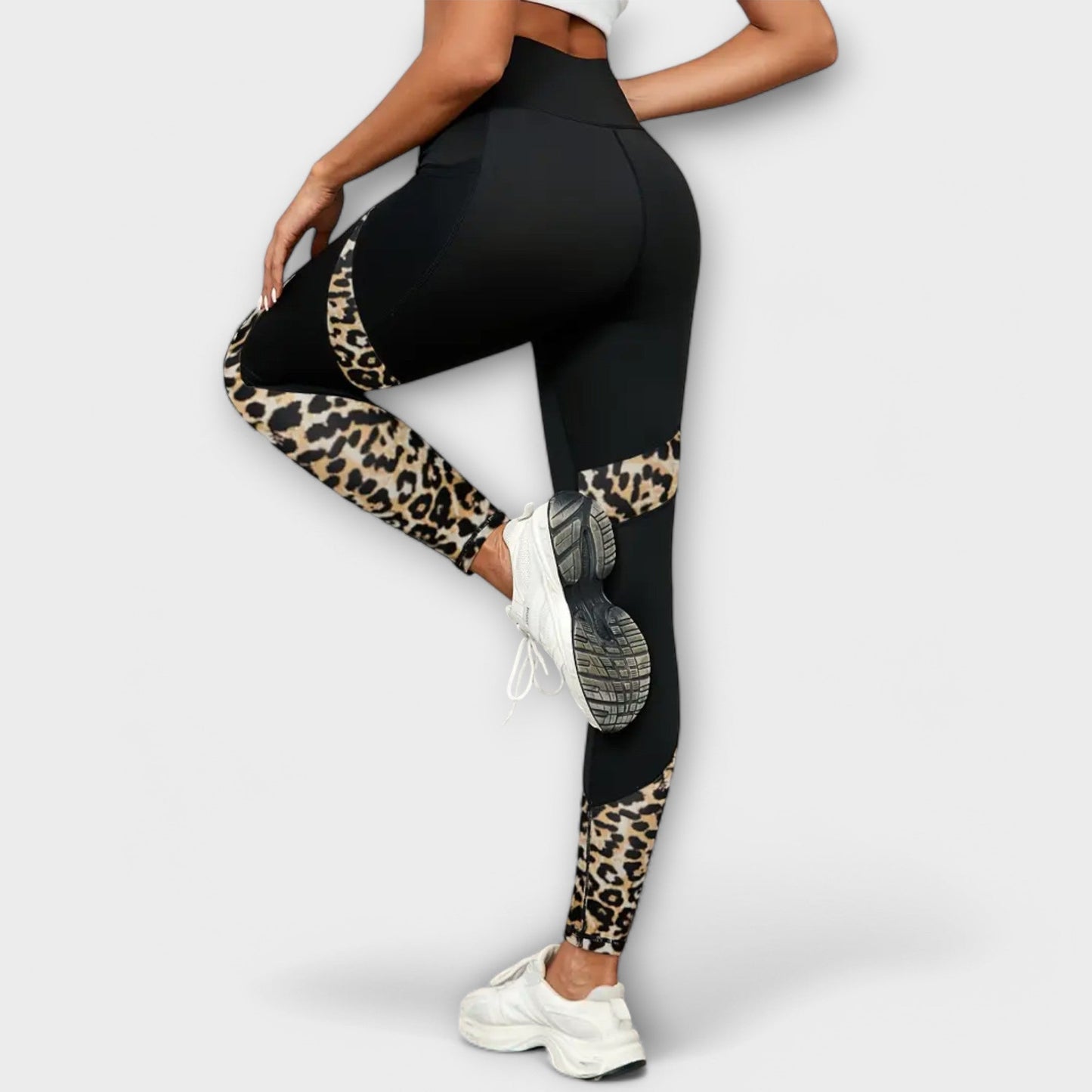 Vera | Mia - Trainingshose mit hoher Taille und Leopardenmuster