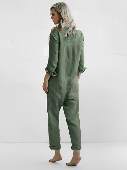 Jumpsuit modern und elegant mit grüner Farbe und Knöpfen