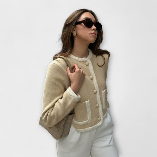 Vera | Sara - Klassische Strickjacke mit Ziertaschen