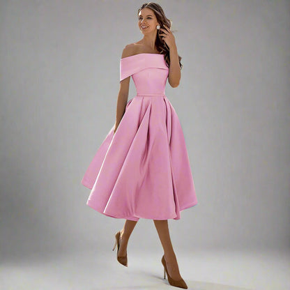 Elegantes trägerloses Satin-Partykleid für festliche Anlässe