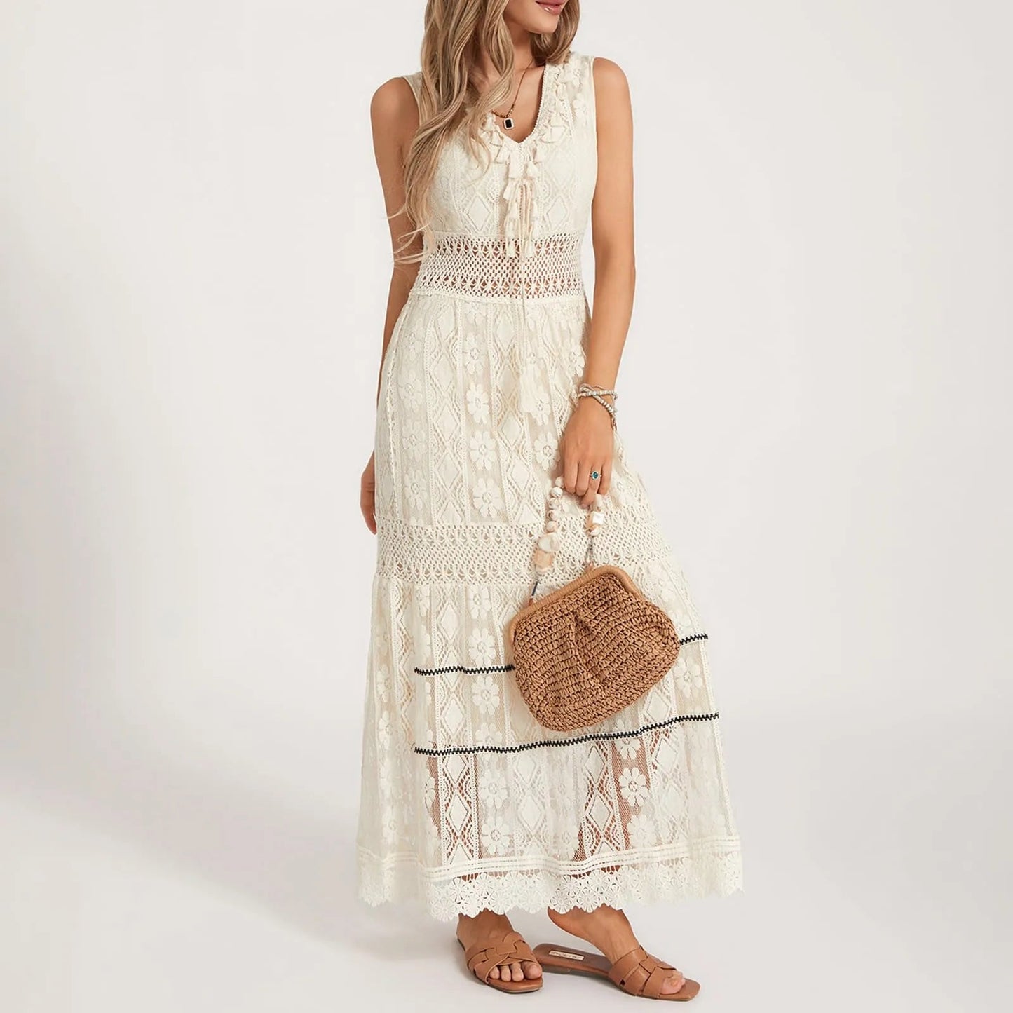 Spitzenkleid im Boho-Stil mit luftiger Spitze und langer Silhouette